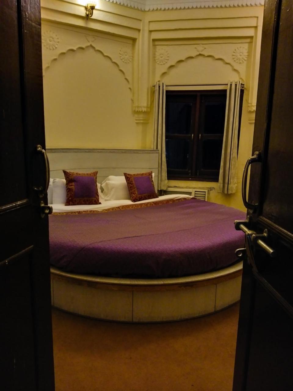 Dwivedi Hotels Hotel Elena Waranasi Zewnętrze zdjęcie