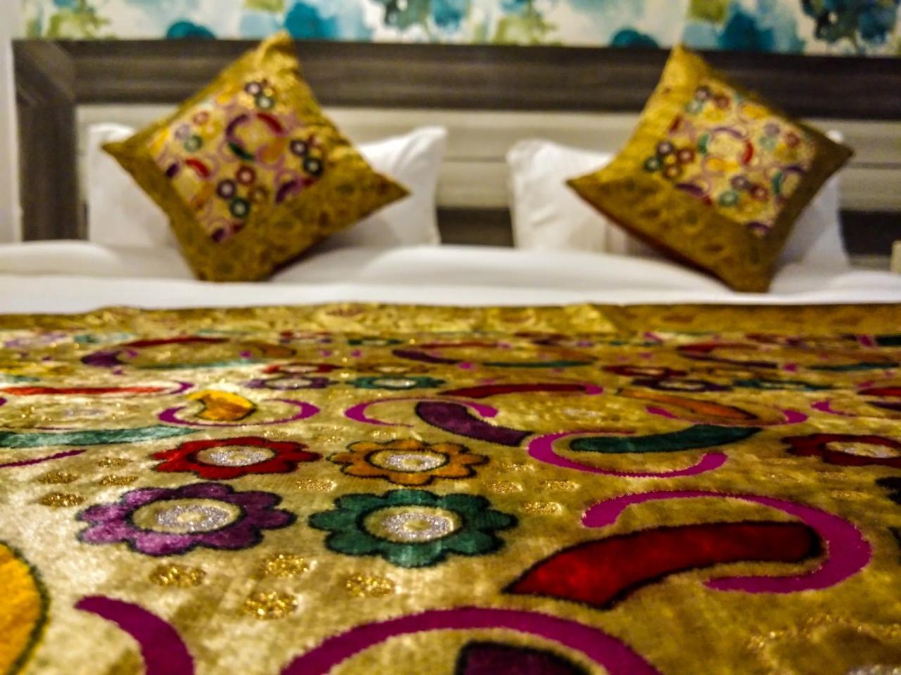 Dwivedi Hotels Hotel Elena Waranasi Zewnętrze zdjęcie
