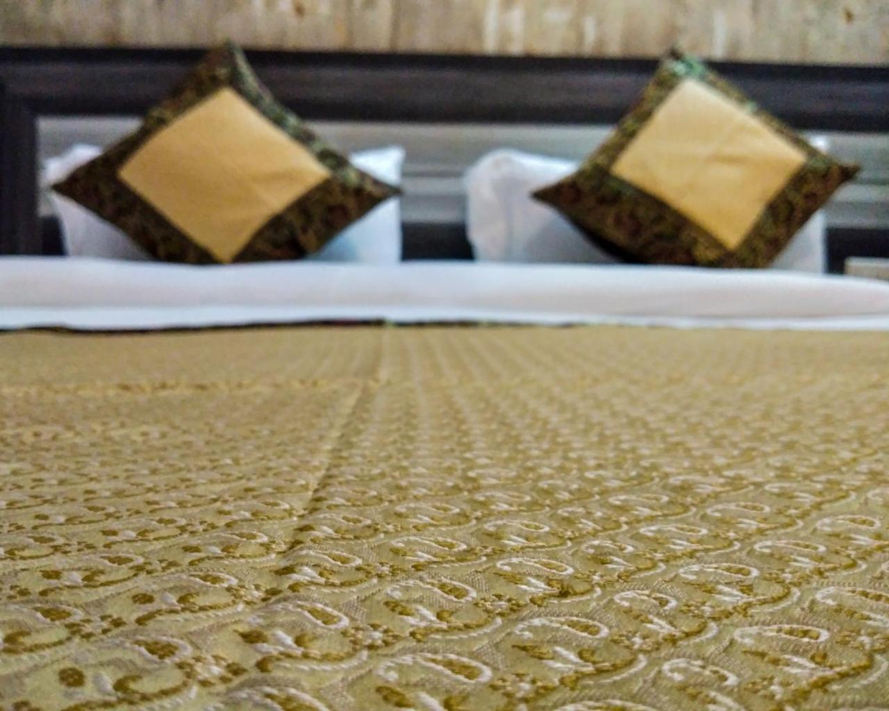 Dwivedi Hotels Hotel Elena Waranasi Zewnętrze zdjęcie