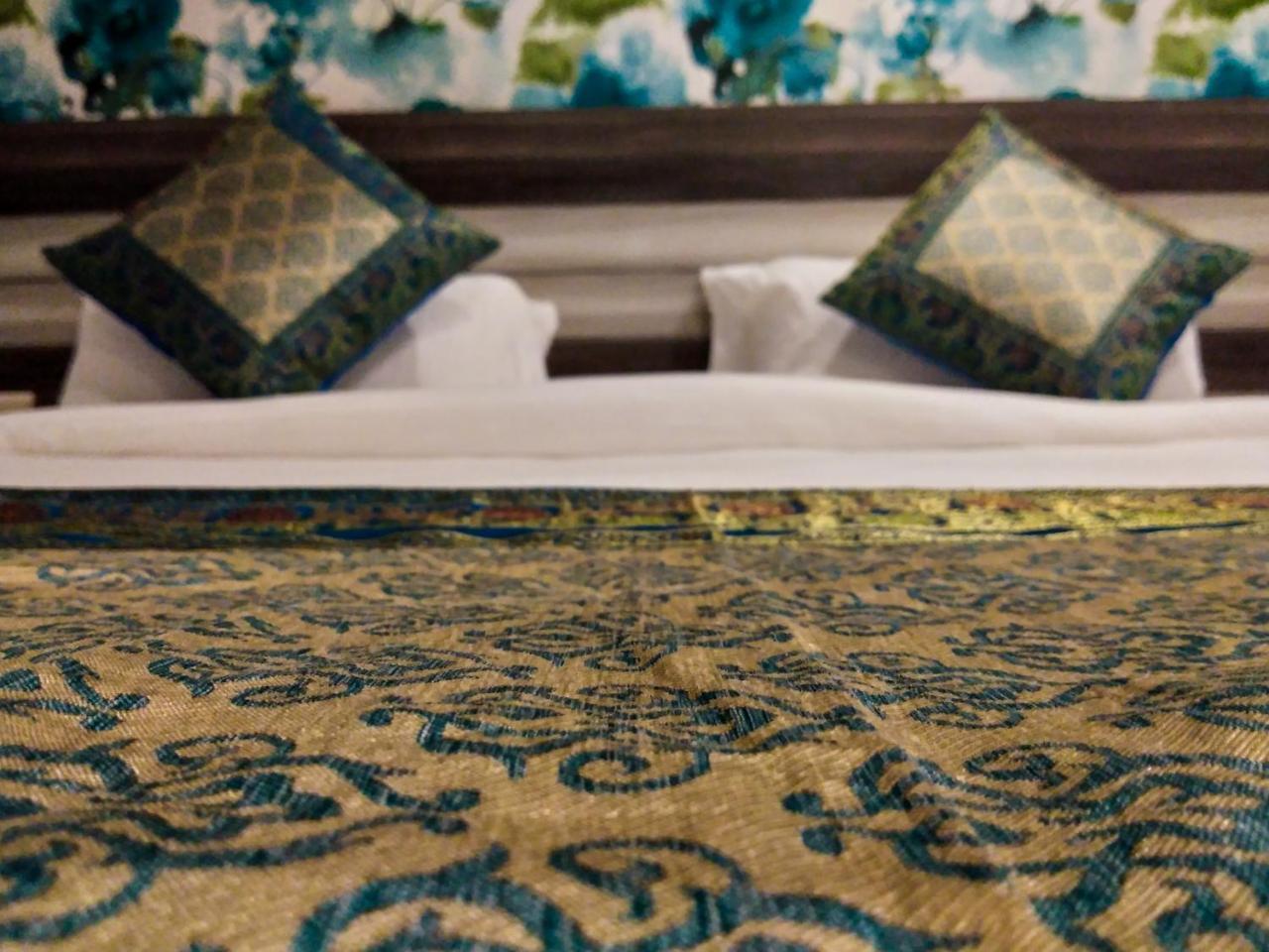 Dwivedi Hotels Hotel Elena Waranasi Zewnętrze zdjęcie